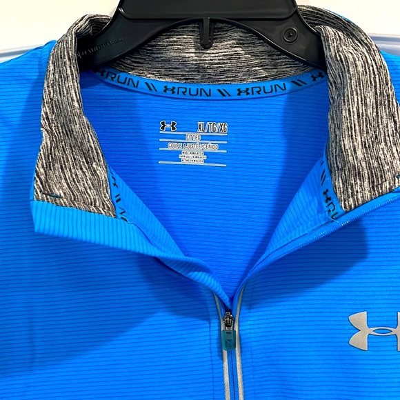 Men’s Under Armour Run zip neck blue pull over. Fitted New without tag - Picture 3 of 7